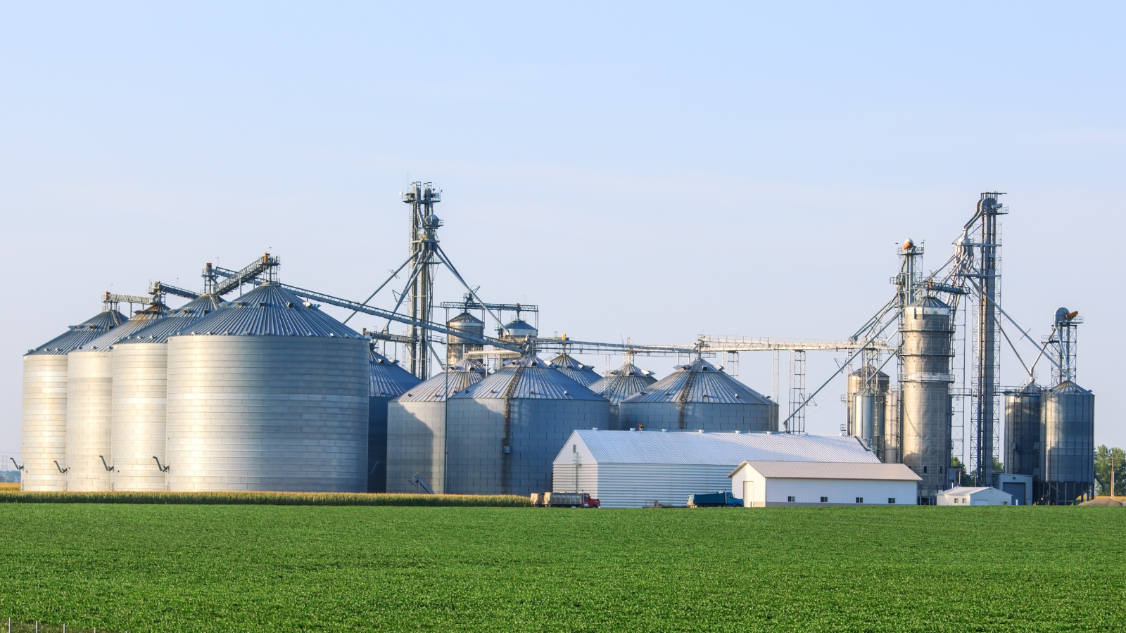 grain elevator image
